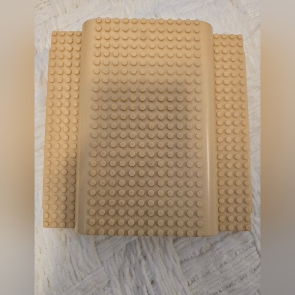 Ritvik Mega Bloks Raised Baseplate Tan 2- Tier Base 7.5" x 7.5" x 1.5" Display - Picture 1 of 3